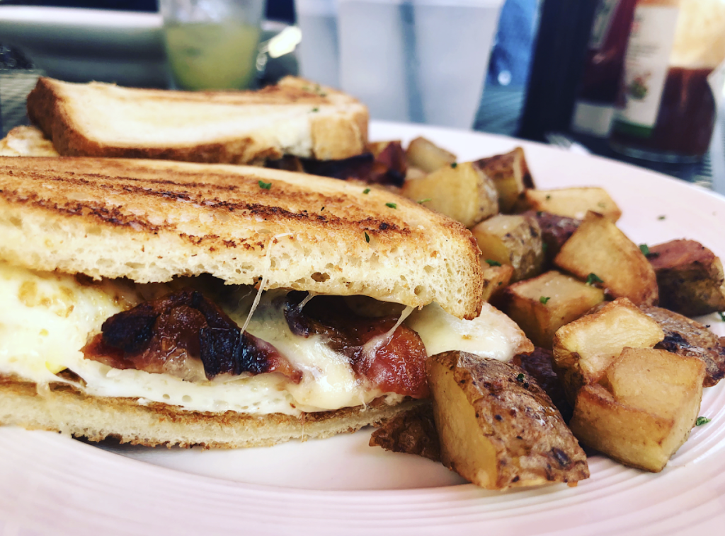 Hucks American Craft | restaurant | 3728 Hudson St, Baltimore, MD 21224, USA | 4434383380 OR +1 443-438-3380