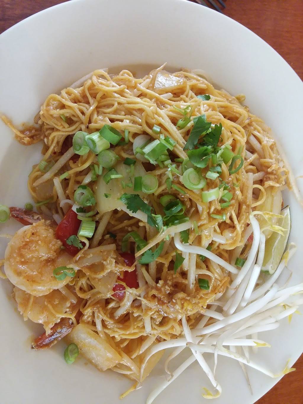 Daw Kun Thai | restaurant | 2626 Brown Ave, Manchester, NH 03103, USA | 6032320699 OR +1 603-232-0699