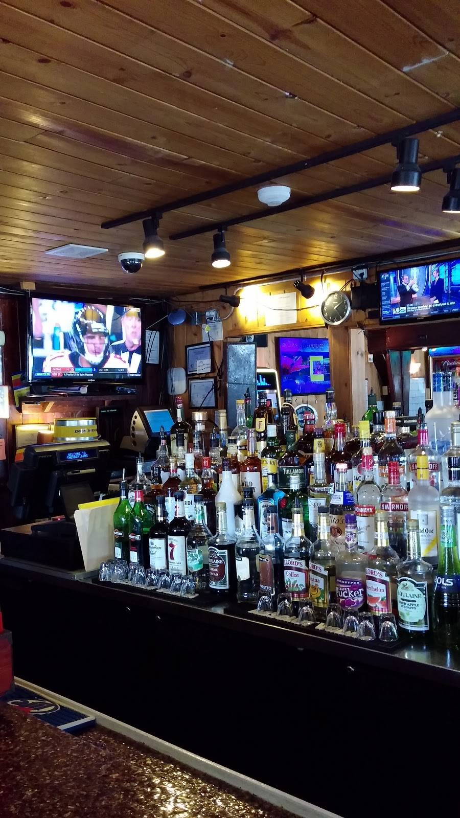 Shennanigans | restaurant | 228 Hawkins Ave, Lake Ronkonkoma, NY 11779, USA | 6314679724 OR +1 631-467-9724