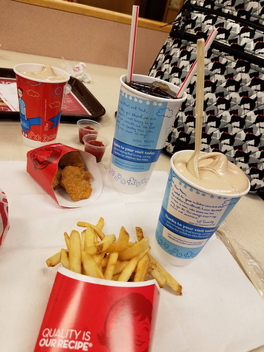 Wendys | restaurant | 151 S Western Ave, Carpentersville, IL 60110, USA | 8474280383 OR +1 847-428-0383