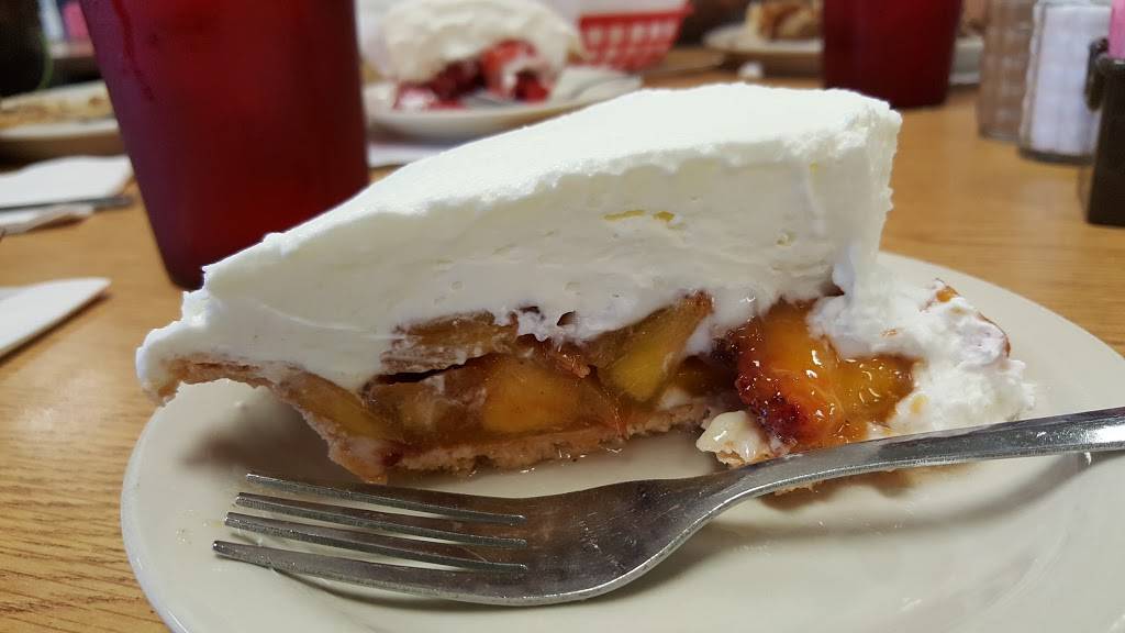 Strawns Eat Shop Too | restaurant | 7803 Youree Dr, Shreveport, LA 71105, USA | 3187987117 OR +1 318-798-7117