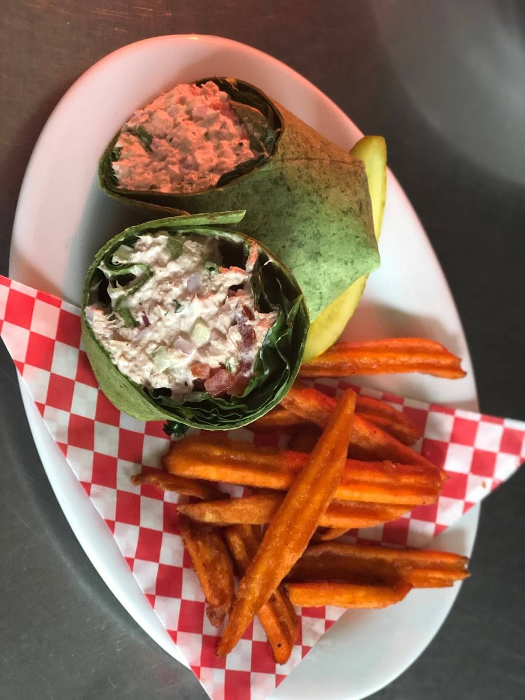 Rossys Roost Bar and Grill | restaurant | 18231 Park Ave, Homewood, IL 60430, USA | 7087985600 OR +1 708-798-5600