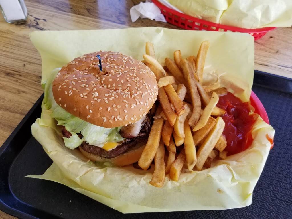 Burgerlicious | restaurant | 12, 650 CA-12, Rio Vista, CA 94571, USA | 7073742020 OR +1 707-374-2020