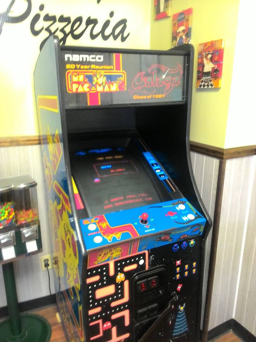 New York Pizzeria | restaurant | 200 S Peterboro St, Canastota, NY 13032, USA | 3156973993 OR +1 315-697-3993