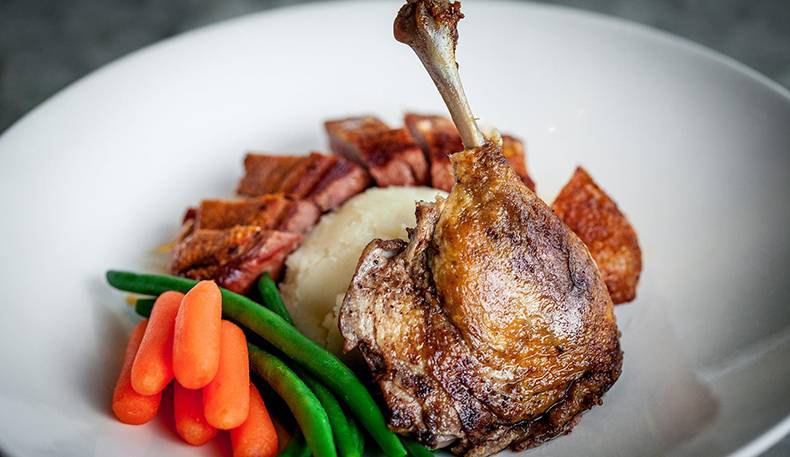 The Harbour Bistro | restaurant | 9427 Harding Ave, Surfside, FL 33154, USA | 7862756585 OR +1 786-275-6585