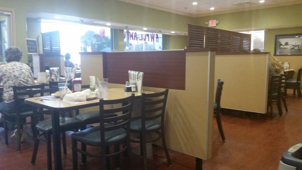 Newport Creamery | restaurant | 1256 Warwick Ave, Warwick, RI 02888, USA | 4014638317 OR +1 401-463-8317