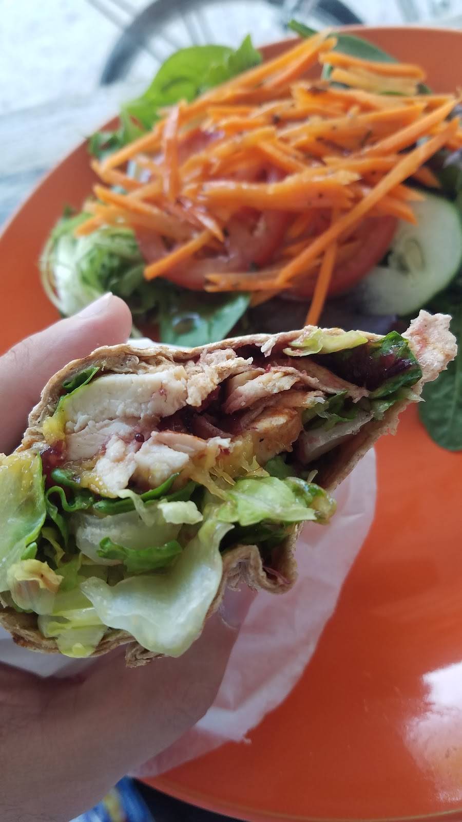 Fusion Juice Bar | restaurant | 34-2 36th Ave, Astoria, NY 11106, USA | 3477384024 OR +1 347-738-4024