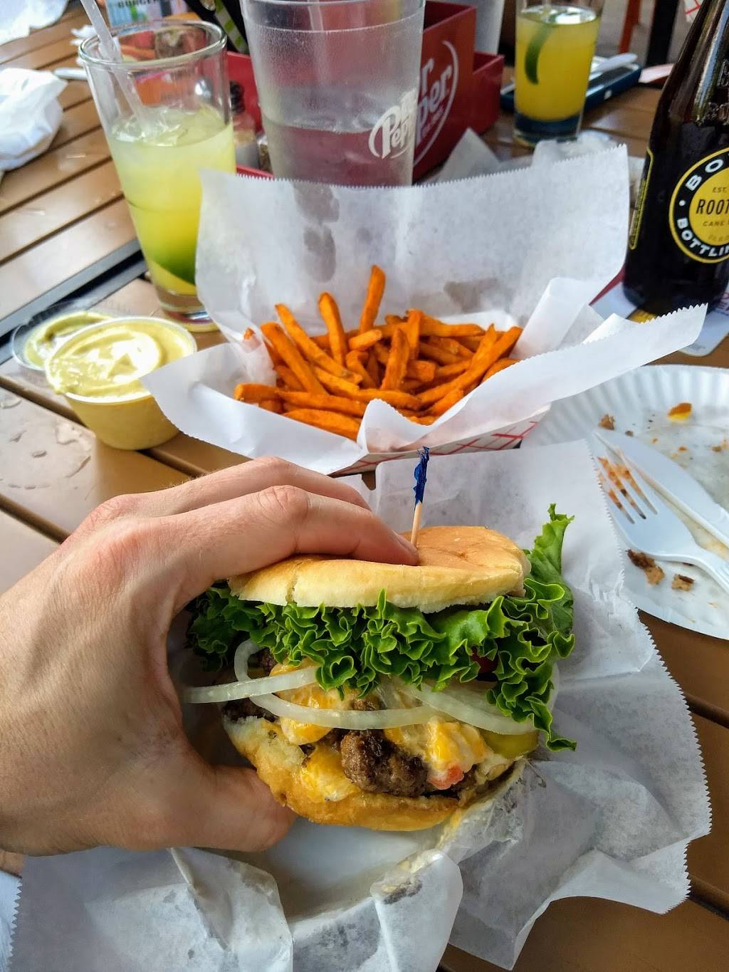 Pinkys Westside Grill | restaurant | 1600 W Morehead St, Charlotte, NC 28208, USA | 7043320402 OR +1 704-332-0402