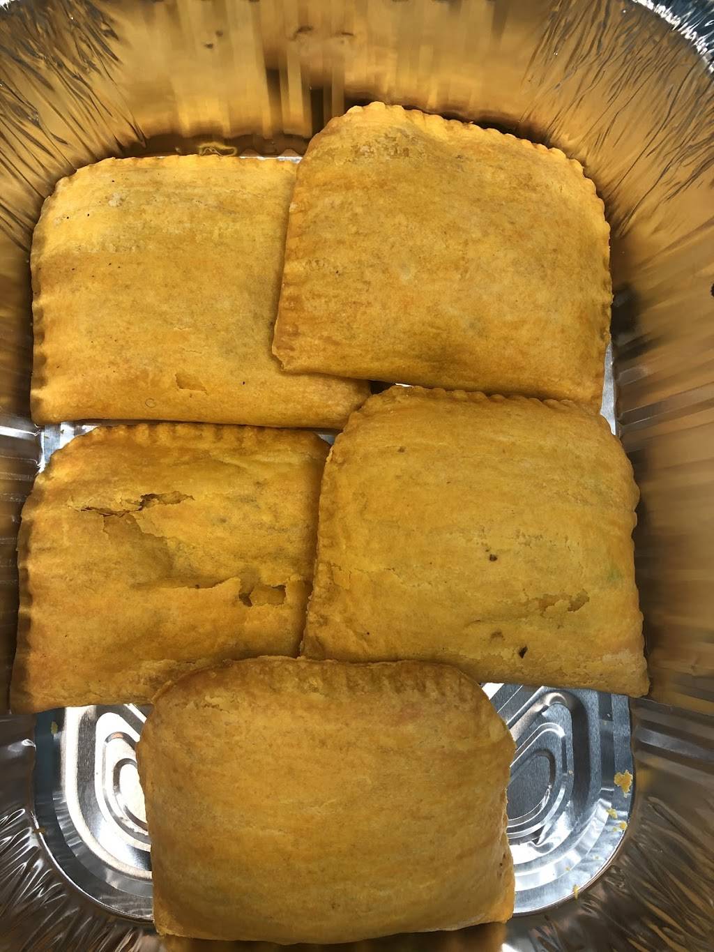 Island Kitchen & Grill | restaurant | 6112 Forest City Rd, Orlando, FL 32810, USA | 4075567851 OR +1 407-556-7851