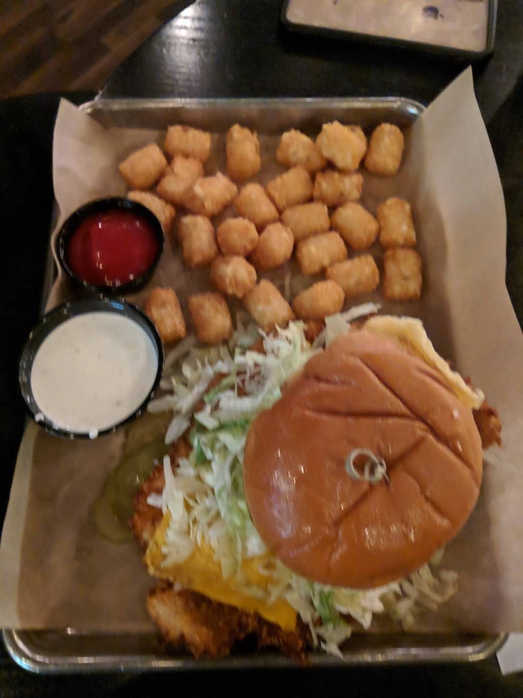 Lakewood Local | restaurant | 811 NE Lakewood Blvd, Lees Summit, MO 64064, USA | 8163817165 OR +1 816-381-7165