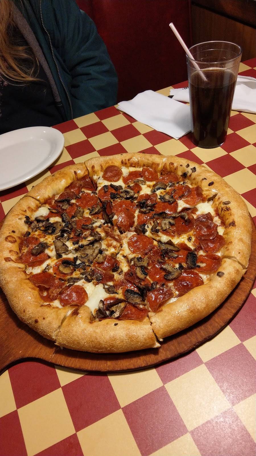 Pizza Hut | restaurant | 3451 W Devon Ave, Chicago, IL 60659, USA | 7734633043 OR +1 773-463-3043