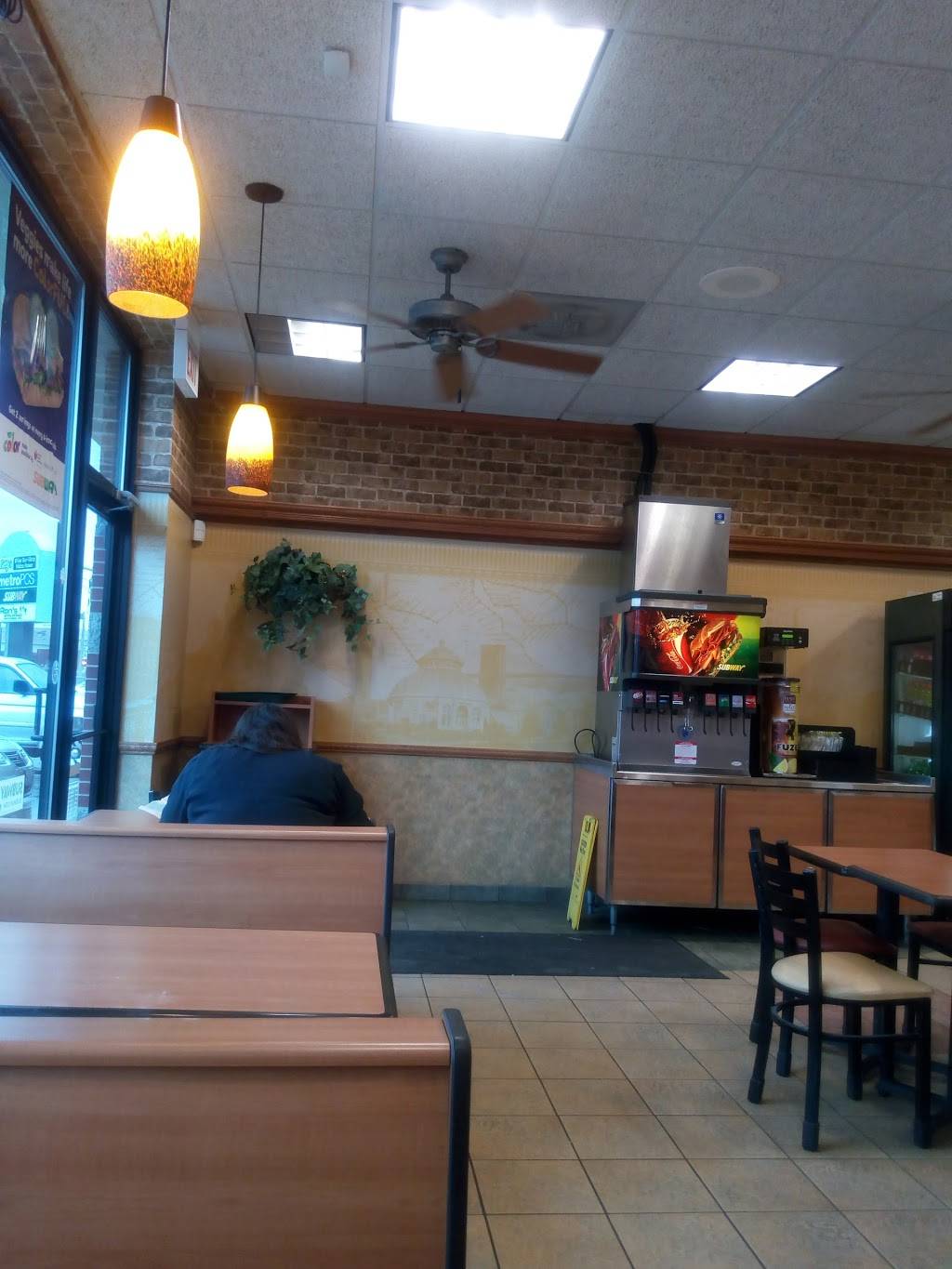 Subway Restaurants | restaurant | 7211 W 63rd St, Summit, IL 60501, USA | 7089241467 OR +1 708-924-1467
