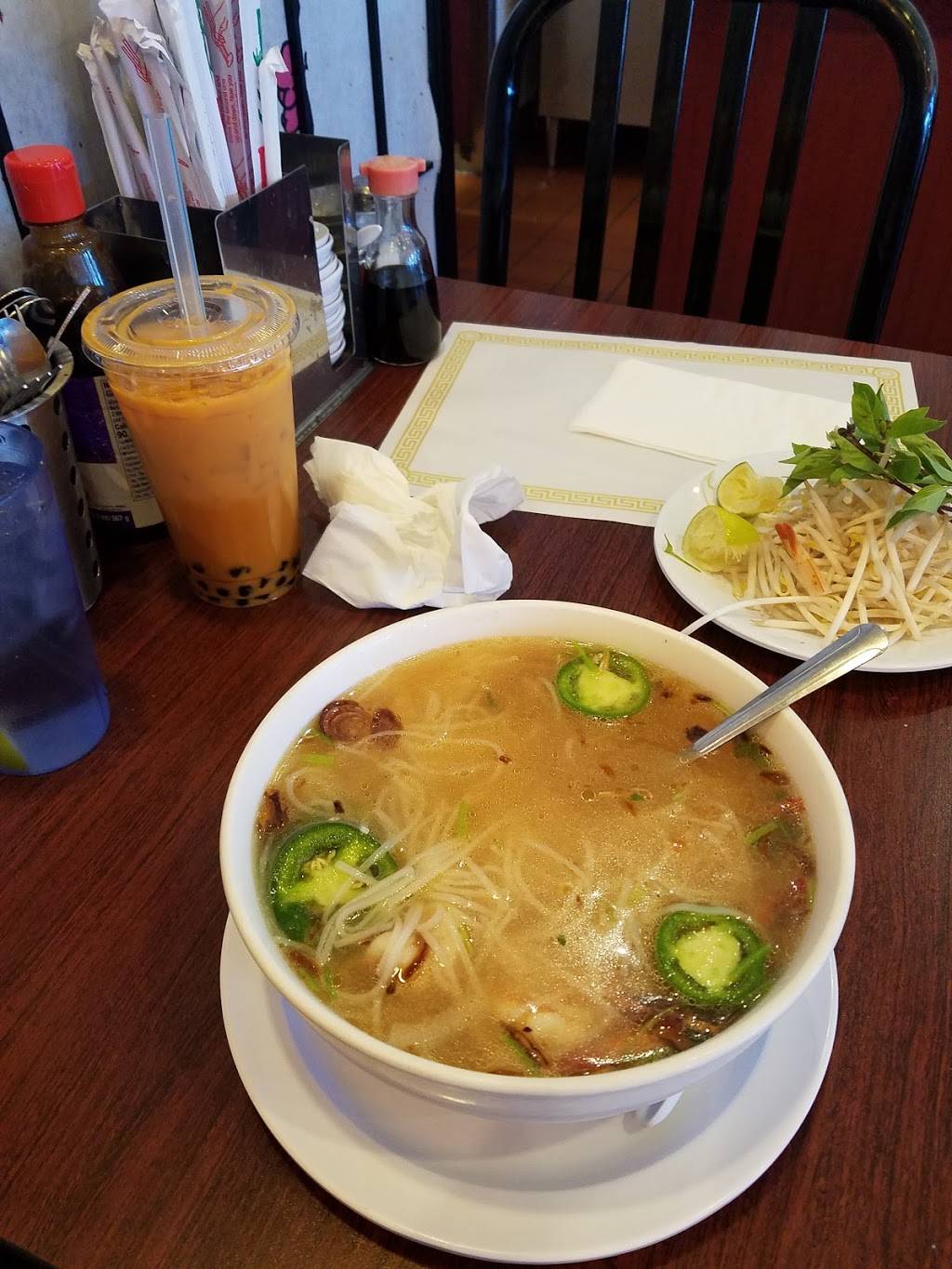 Pho Noodle House | restaurant | 646 N Rose Dr, Placentia, CA 92870, USA | 7145723907 OR +1 714-572-3907