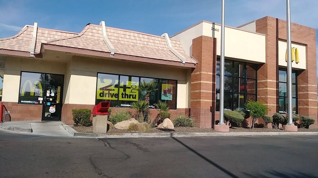 McDonalds | cafe | 2540 W Chandler Blvd, Chandler, AZ 85224, USA | 4809170106 OR +1 480-917-0106