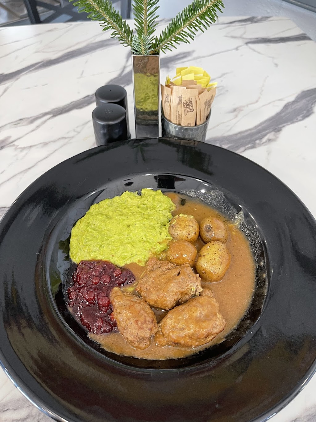 Cafe Sophie | restaurant | Montgomery County Airpark, 7940 Airpark Rd, Gaithersburg, MD 20879, USA | 2402614189 OR +1 240-261-4189