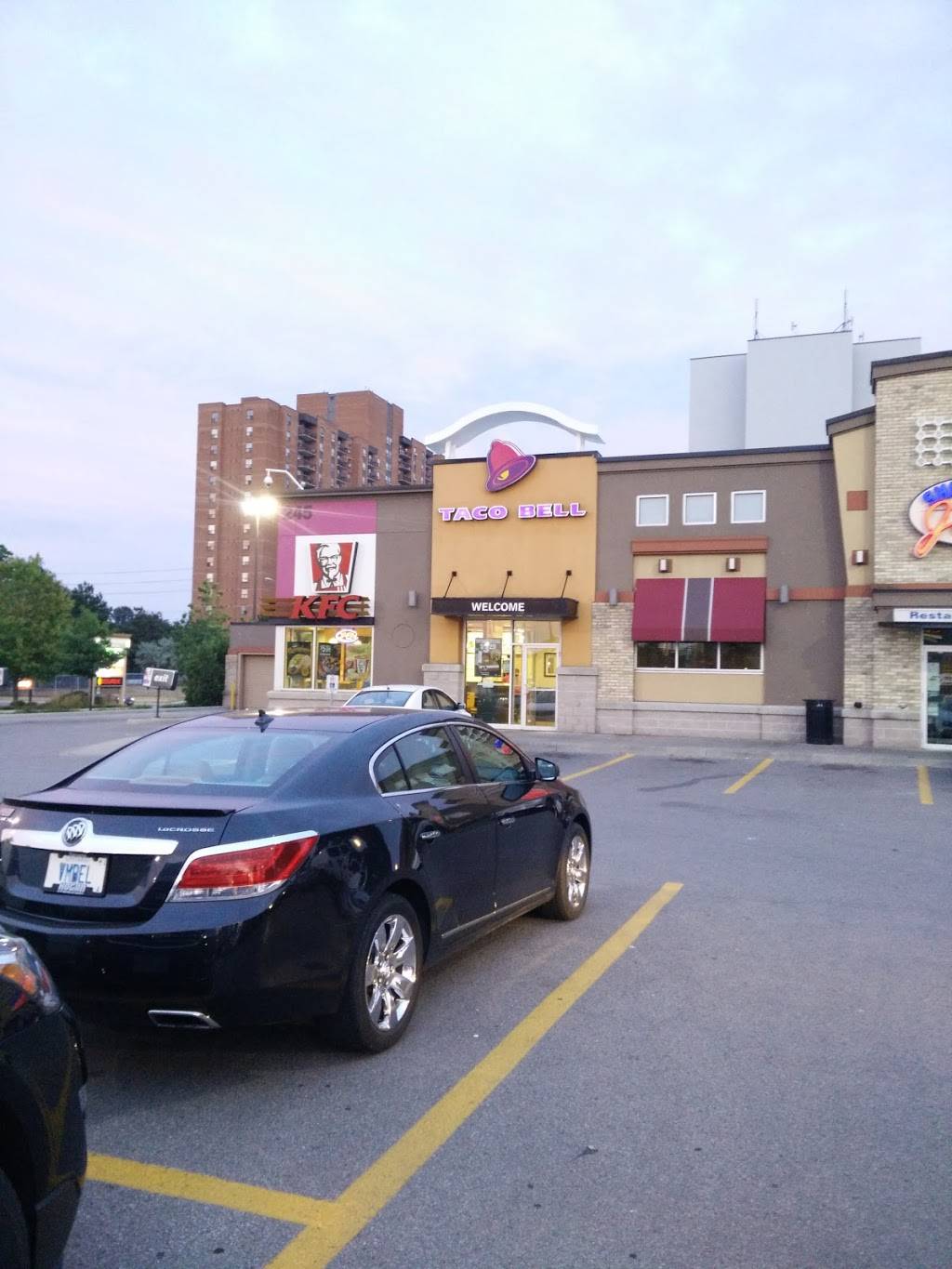Taco Bell | meal takeaway | 245 Morningside Ave, Scarborough, ON M1E 3E6, Canada | 4167247575 OR +1 416-724-7575