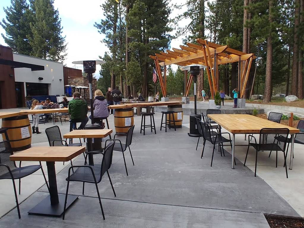 TAHOE POURHOUSE | restaurant | 2042 Lake Tahoe Blvd, South Lake Tahoe, CA 96150, USA | 5306003775 OR +1 530-600-3775