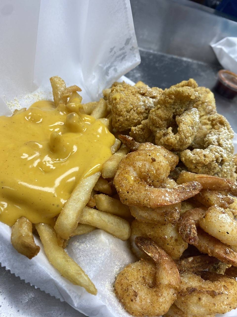 St.Louis Fish & Chicken Grill | restaurant | 10051 Bellefontaine Rd, St. Louis, MO 63137, USA | 3143955555 OR +1 314-395-5555