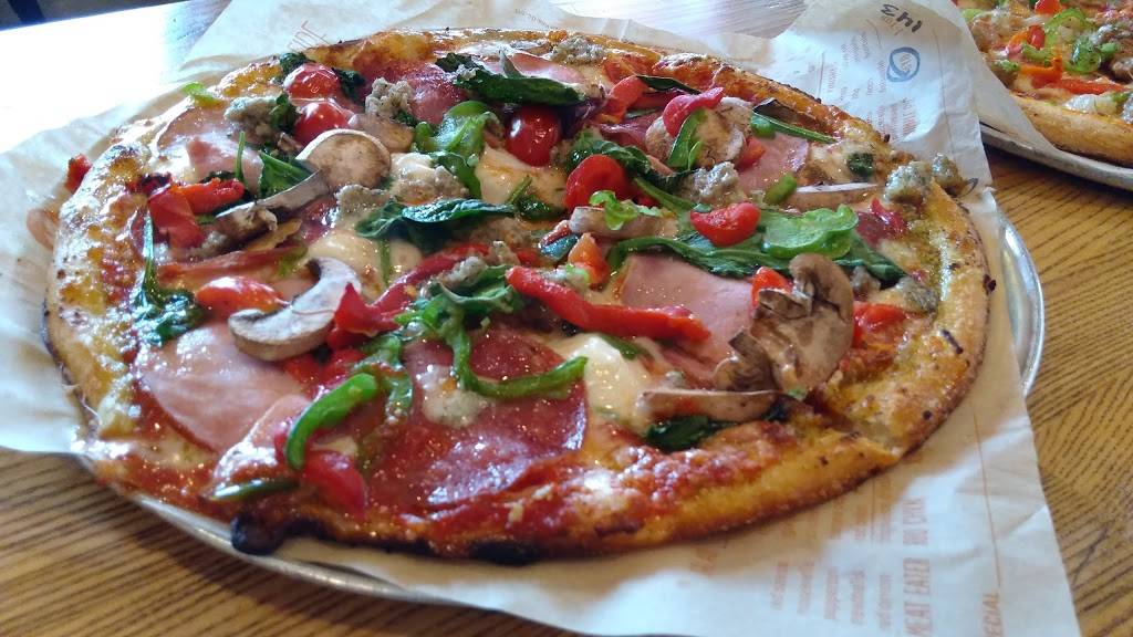 Blaze Pizza | meal takeaway | 213 Broadway Mall, Hicksville, NY 11801, USA | 5162080161 OR +1 516-208-0161