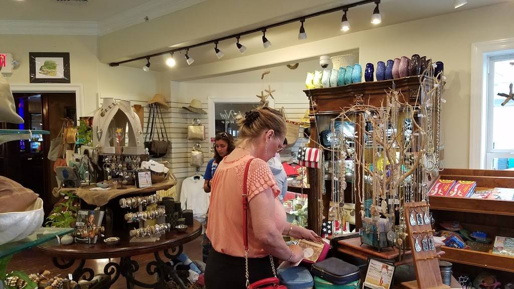 Watermans Surfside Grille | restaurant | 415 Atlantic Ave, Virginia Beach, VA 23451, USA | 7574283644 OR +1 757-428-3644