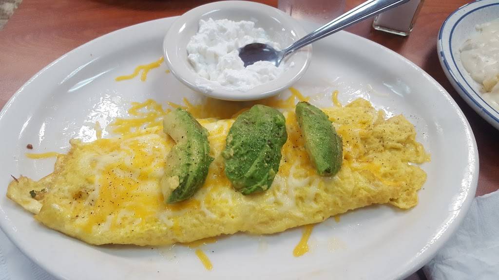 Brandons Diner | restaurant | 17132 Slover Ave, Fontana, CA 92337, USA | 9094283535 OR +1 909-428-3535