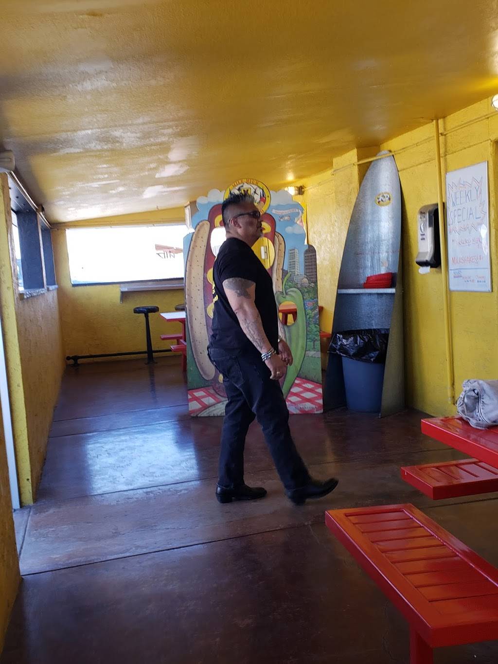 Mile High Vienna Stand | meal takeaway | 300 Santa Fe Dr, Denver, CO 80223, USA | 7203794600 OR +1 720-379-4600