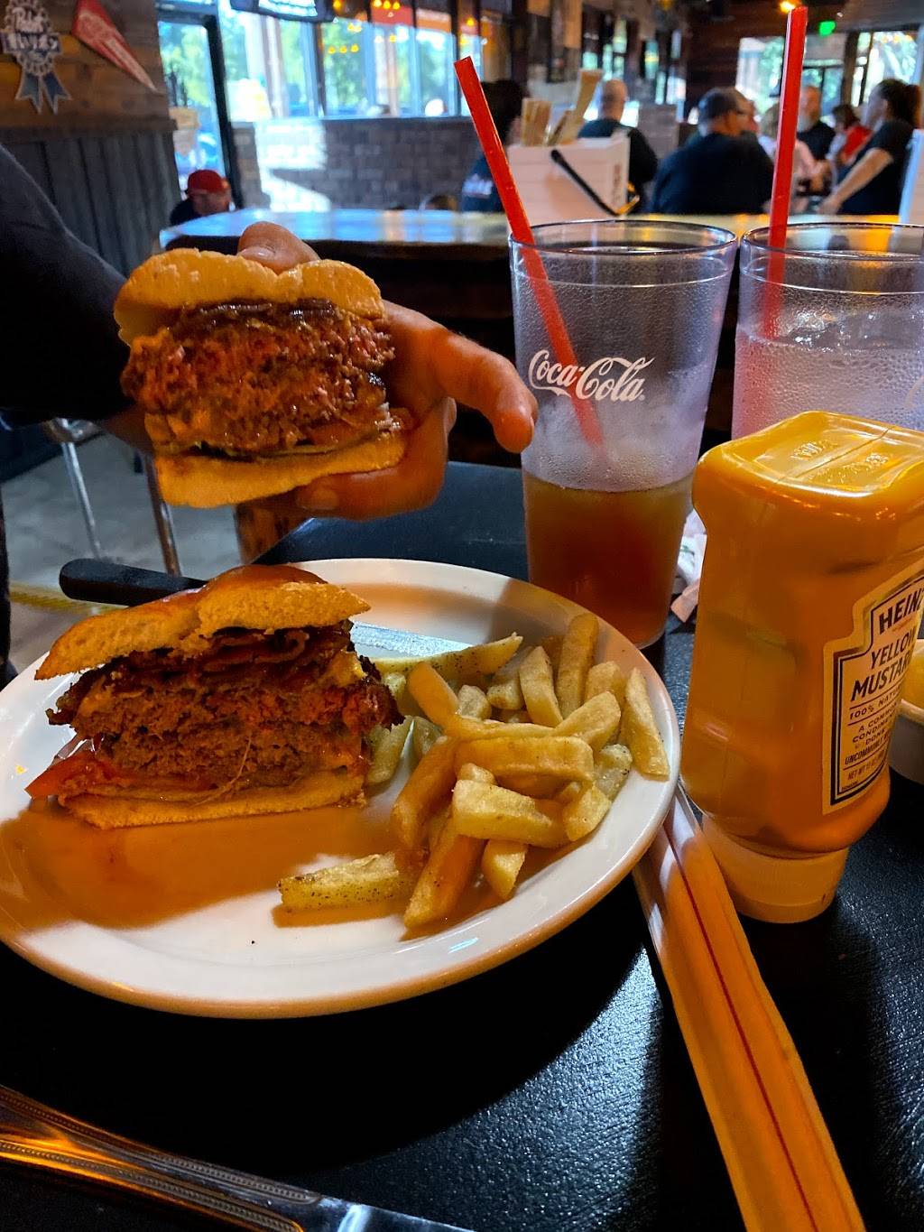 Bonfire Craft Kitchen and Tap House | restaurant | 15332 W Bell Rd, Surprise, AZ 85374, USA | 6232954567 OR +1 623-295-4567