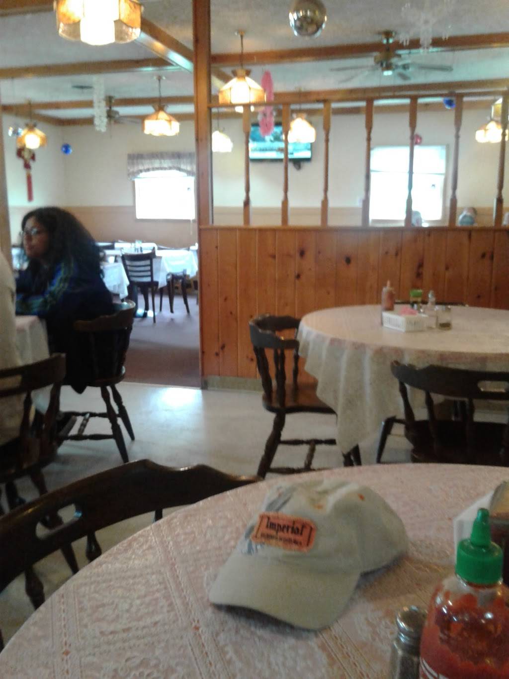 Knotty Pine Restaurants | restaurant | 507 Broadway St, Kincardine, ON N2Z 2E8, Canada | 5193963132 OR +1 519-396-3132