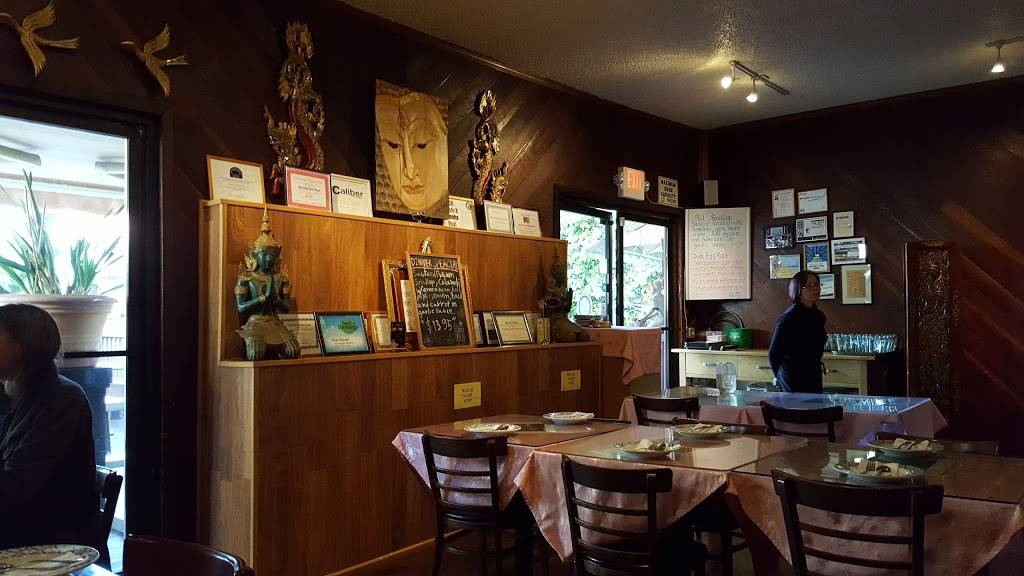 Berkeley Thai House | restaurant | 2511 Channing Way, Berkeley, CA 94704, USA | 5108418424 OR +1 510-841-8424