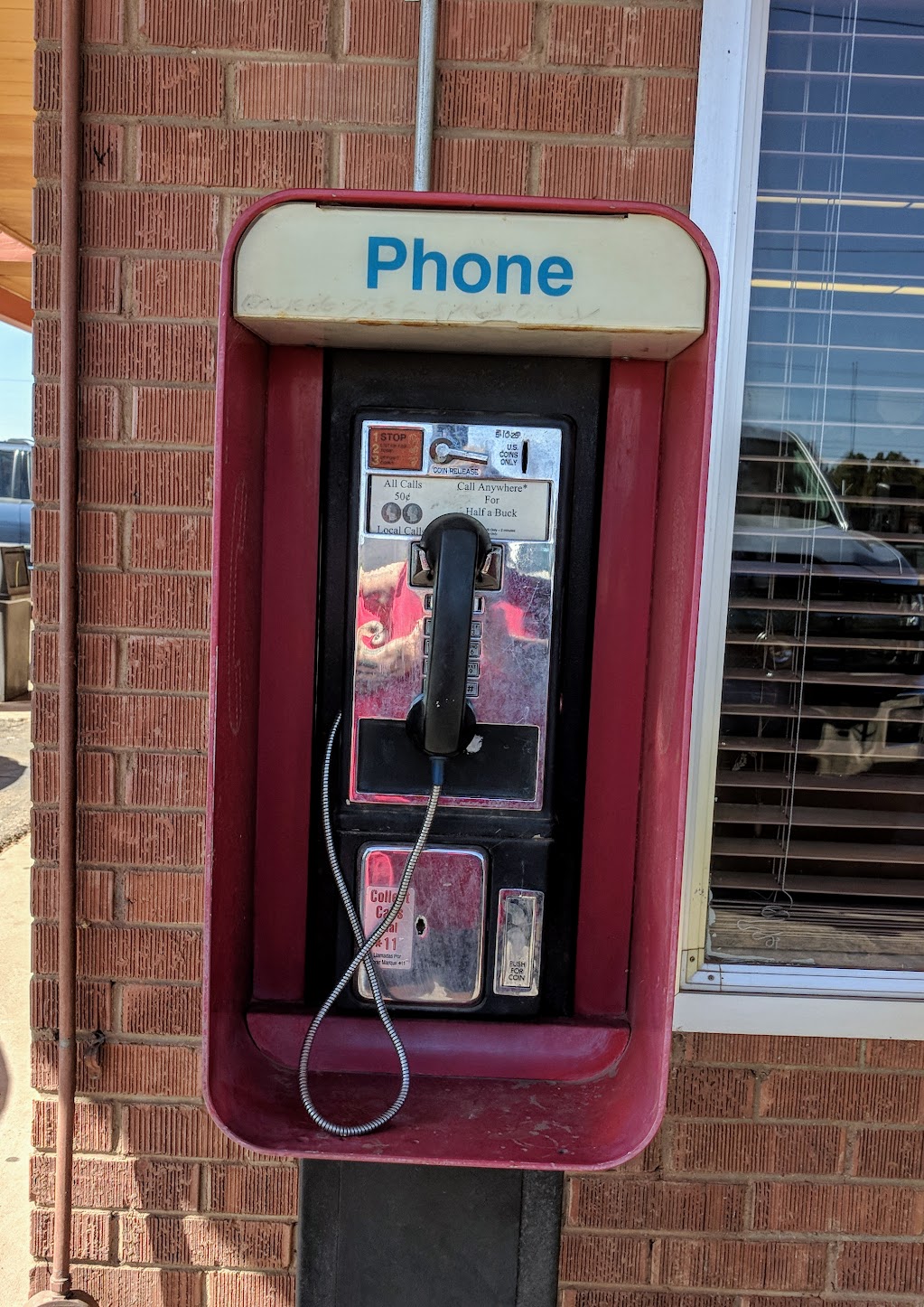 Falcon Restaurant & Lounge | restaurant | 1113 E 3rd St, Winslow, AZ 86047, USA | 9282892628 OR +1 928-289-2628