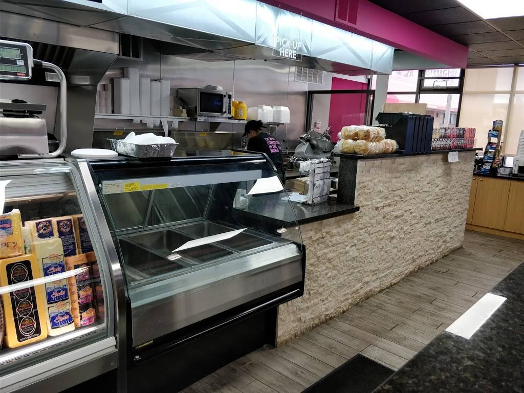 Bread Basket Deli Downtown Detroit | restaurant | 3242 E Jefferson Ave, Detroit, MI 48207, USA | 3132626393 OR +1 313-262-6393