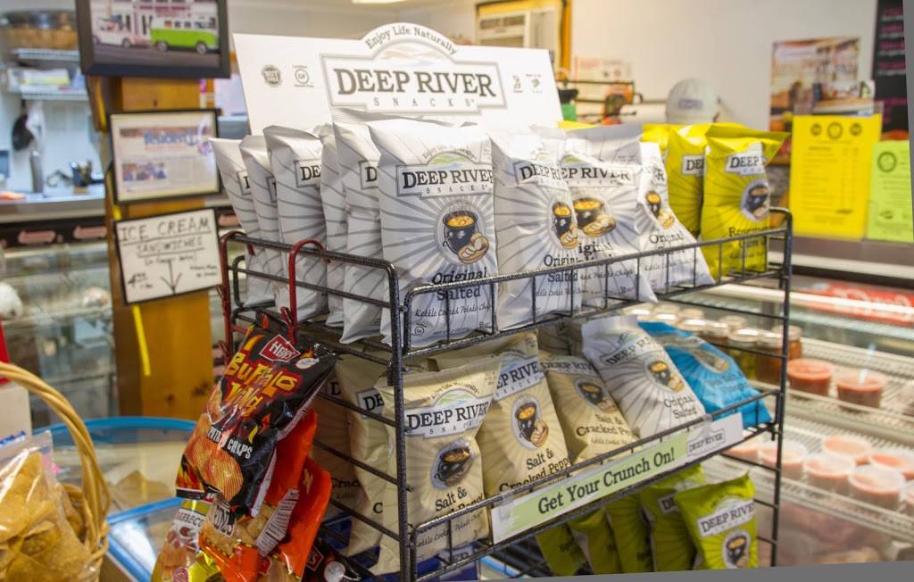 Post Road Market | meal takeaway | 217 Boston Post Rd, East Lyme, CT 06333, USA | 8607393800 OR +1 860-739-3800