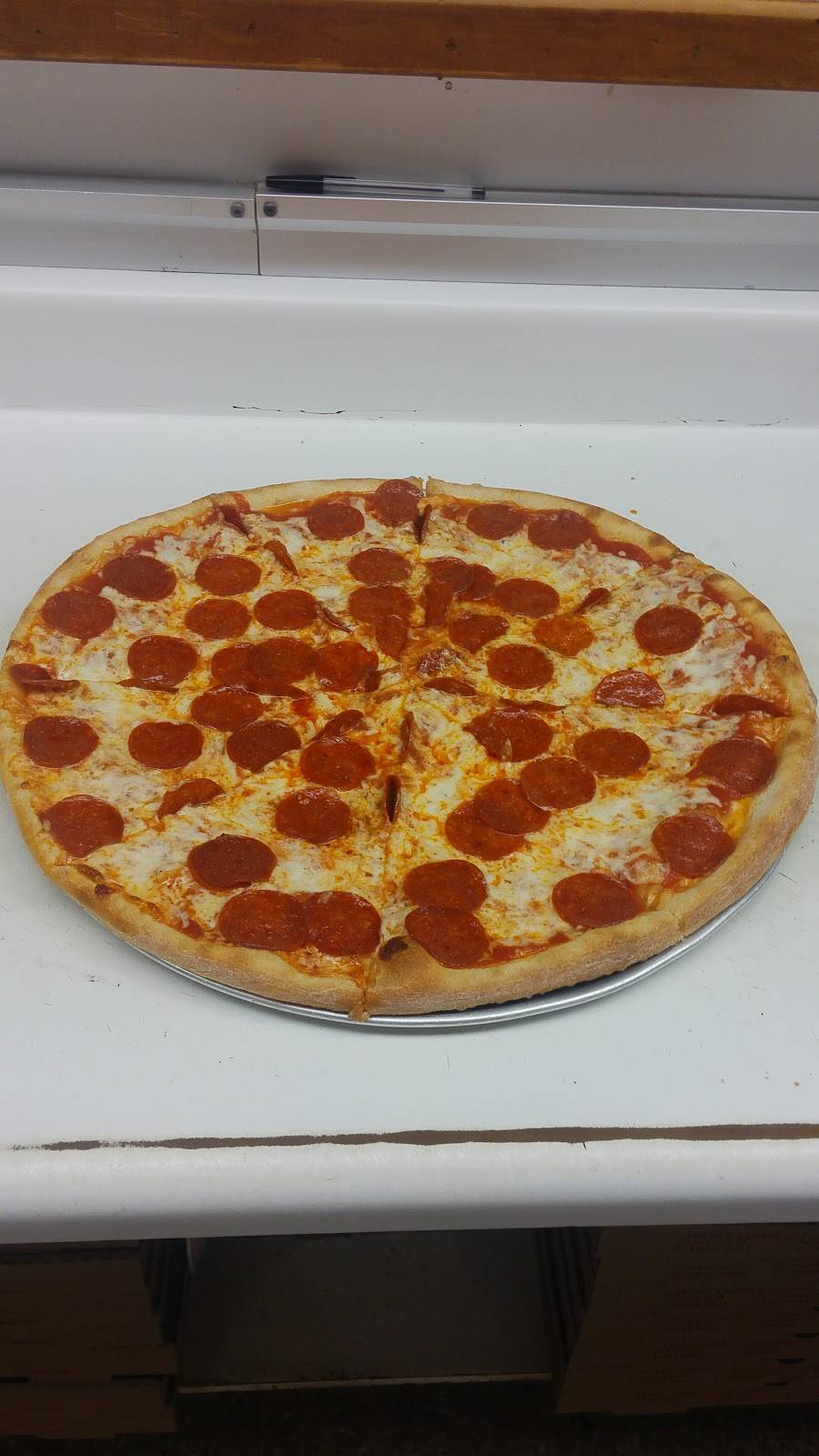 Tonys New York Pizza | restaurant | 42 S Antrim Way, Greencastle, PA 17225, USA | 7175972152 OR +1 717-597-2152