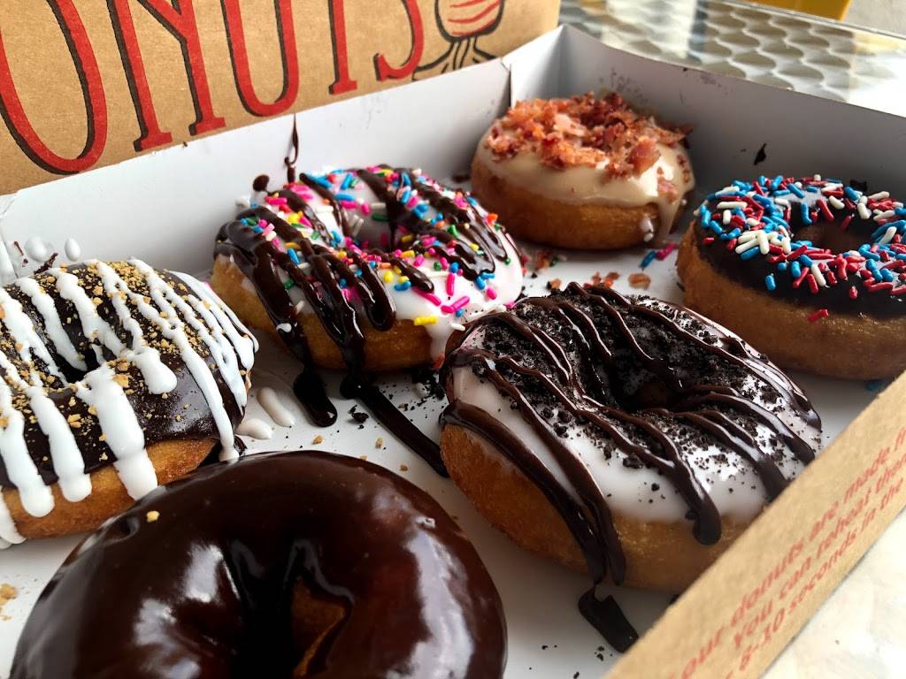 Duck Donuts - Polo Club Shoppes | bakery | 5030 Champion Blvd, Boca Raton, FL 33496, USA | 5613342115 OR +1 561-334-2115
