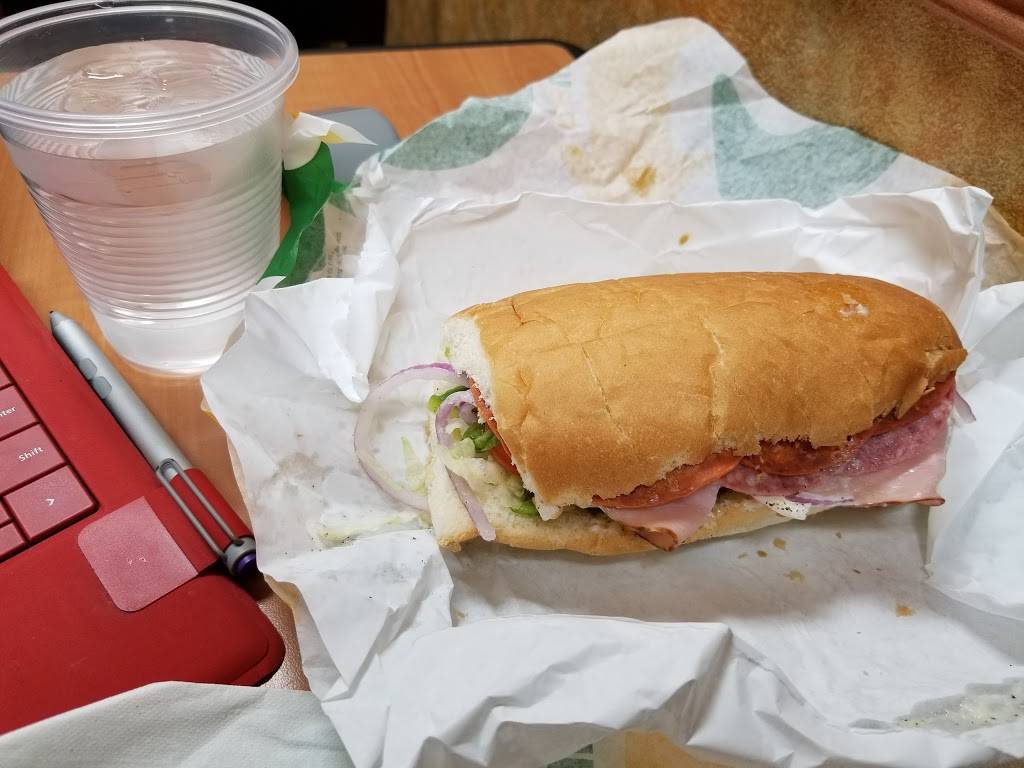 Subway Restaurants | restaurant | 4301 S University Dr, Davie, FL 33328, USA | 9544243773 OR +1 954-424-3773