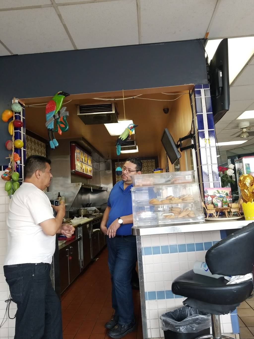 El Torogoz Pupuseria | restaurant | 10406 Long Beach Blvd, Lynwood, CA 90262, USA | 3235641488 OR +1 323-564-1488