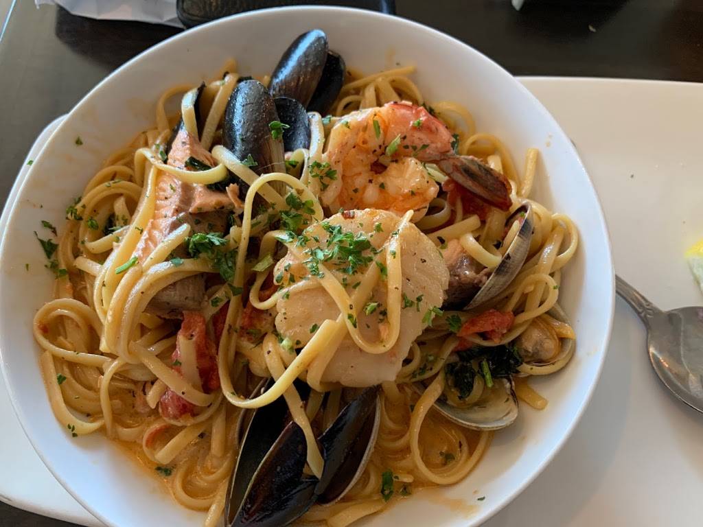 Ada’s Fish House | restaurant | 558 Price St, Pismo Beach, CA 93449, USA | 8055563077 OR +1 805-556-3077