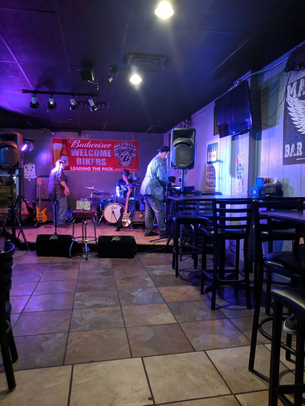 Maingate Bar & Grill | restaurant | 2956 E Grand Ave, Des Moines, IA 50317, USA | 5152662716 OR +1 515-266-2716