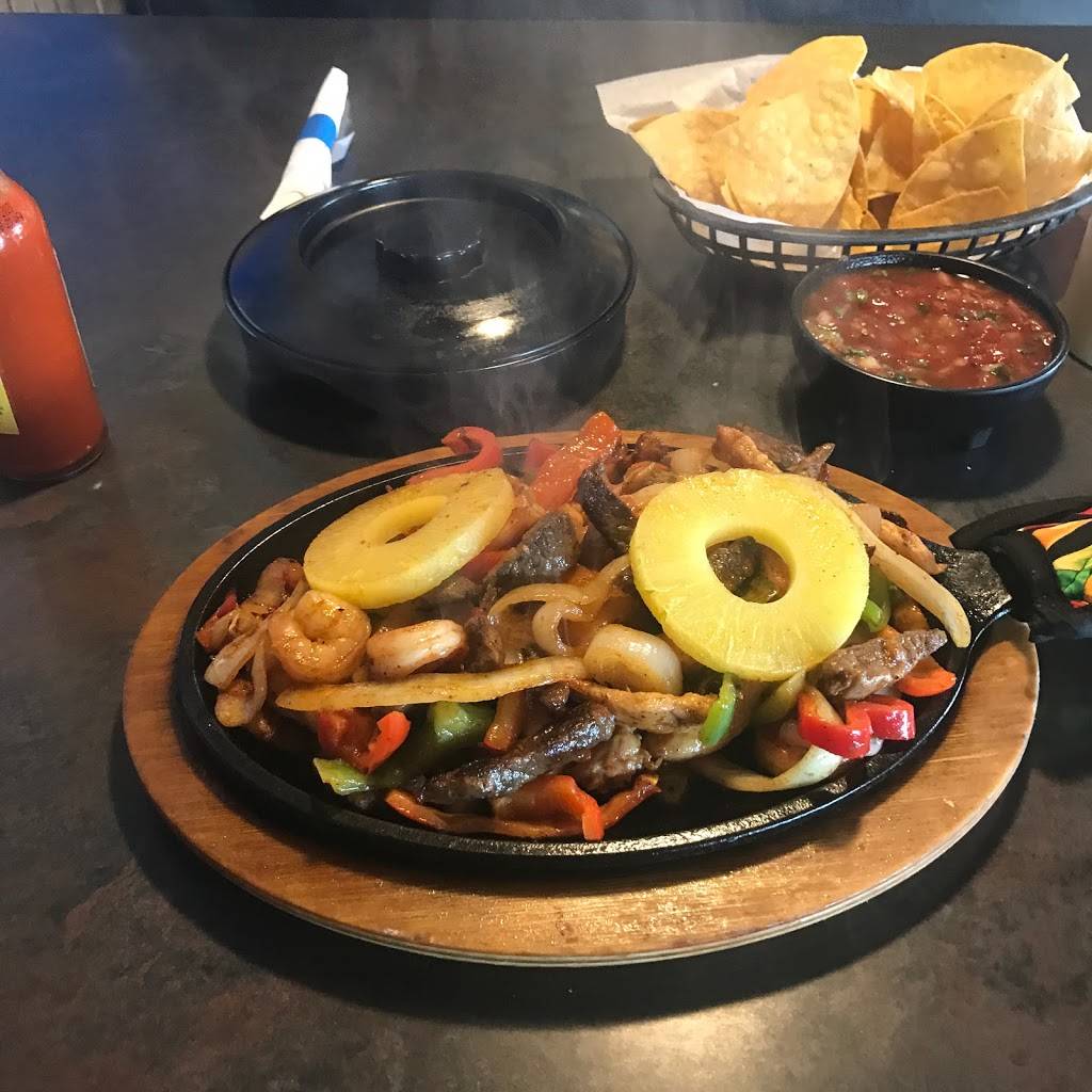 Riviera Maya Mexican Bar & Grill | restaurant | 609 W Johnson St, Fond du Lac, WI 54935, USA | 9203229000 OR +1 920-322-9000