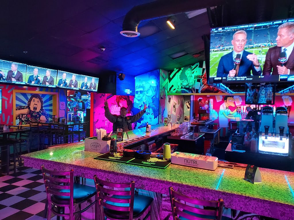 RAD Retrocade East | restaurant | 9910 Montana Ave, El Paso, TX 79925, USA | 9153039202 OR +1 915-303-9202