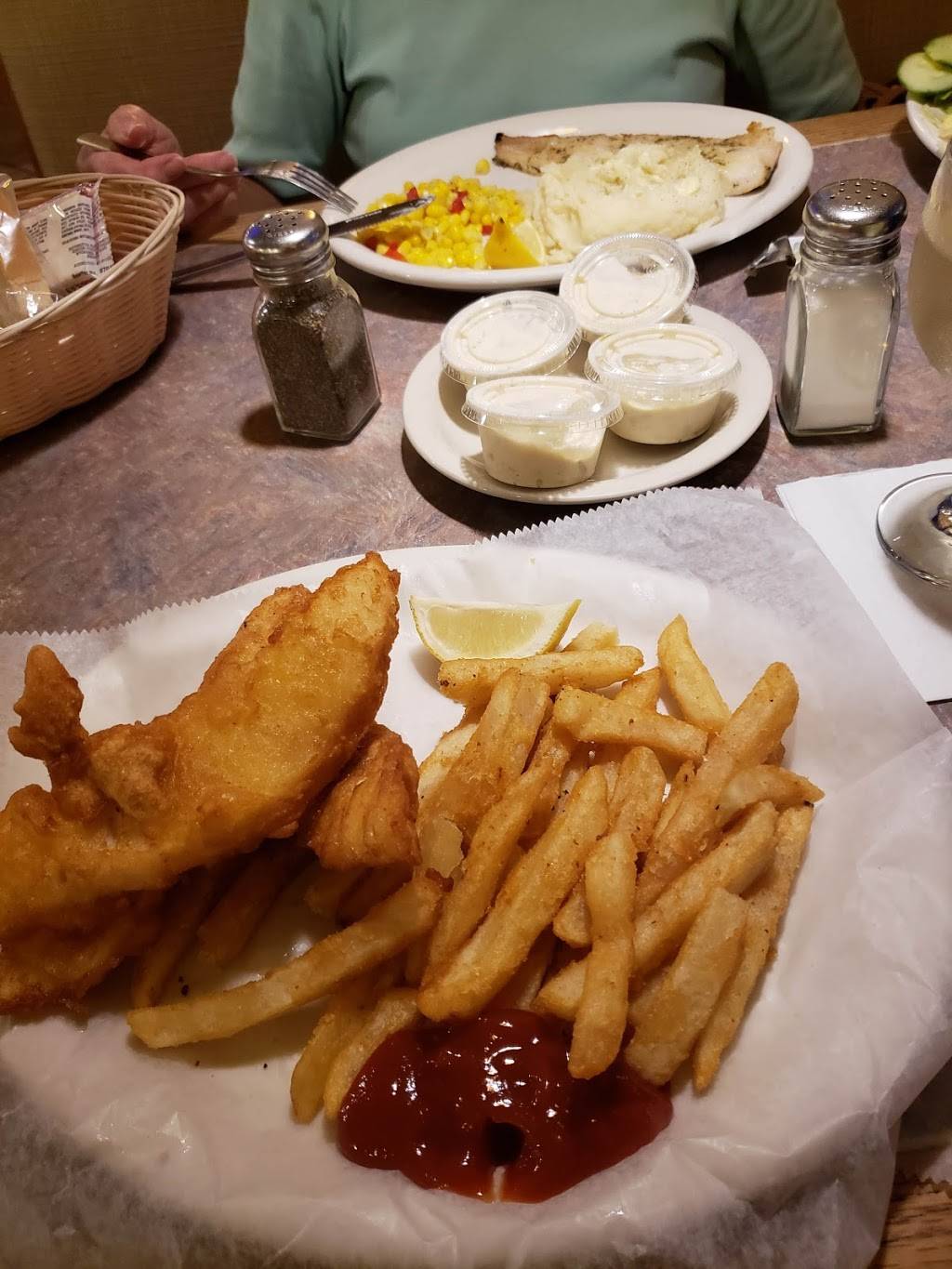 Redford Grill & Bar | restaurant | 25800 Five Mile Road, Redford Charter Twp, MI 48239, USA | 3135357765 OR +1 313-535-7765