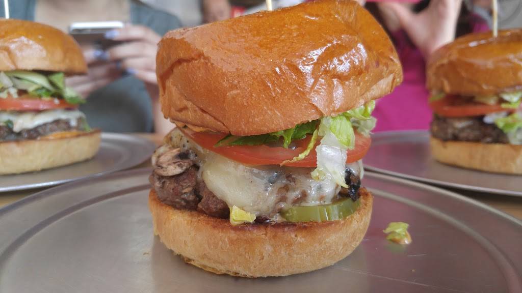 Urban Skillet | restaurant | 5060 Lankershim Blvd, Los Angeles, CA 91601, USA | 8185794000 OR +1 818-579-4000