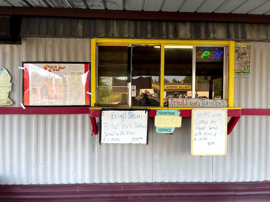 Amazin Cajun Grill | restaurant | 955 LA-17, Epps, LA 71237, USA | 3185474172 OR +1 318-547-4172