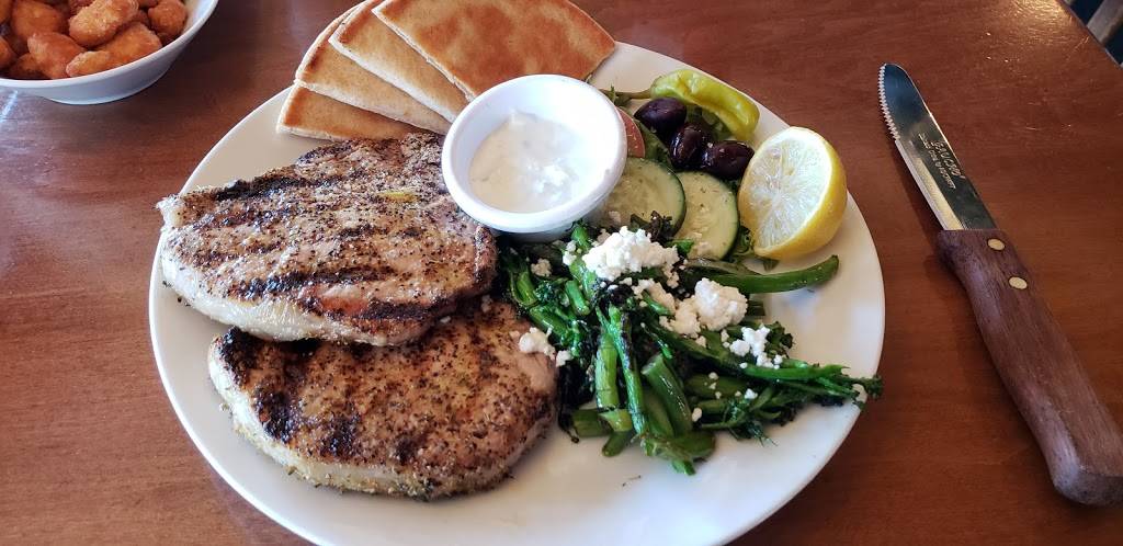 Phils Tara Hideaway | restaurant | 15021 60th St N, Oak Park Heights, MN 55082, USA | 6514399850 OR +1 651-439-9850