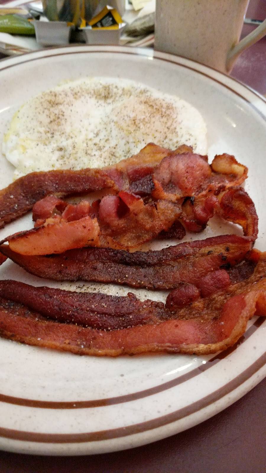 Foster Farms Livingston Cafe | cafe | 221 Stefani Ave, Livingston, CA 95334, USA | 2093947950 OR +1 209-394-7950