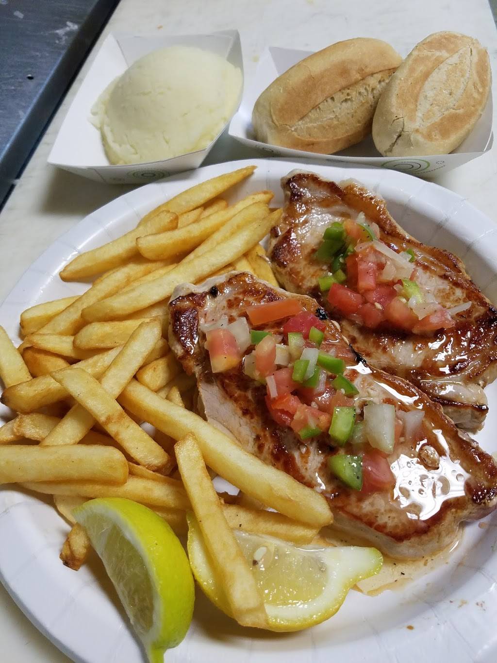 Danos Cafeteria | restaurant | 2653 NE 190th Terrace #33180, Miami, FL 33180, USA | 3059370776 OR +1 305-937-0776