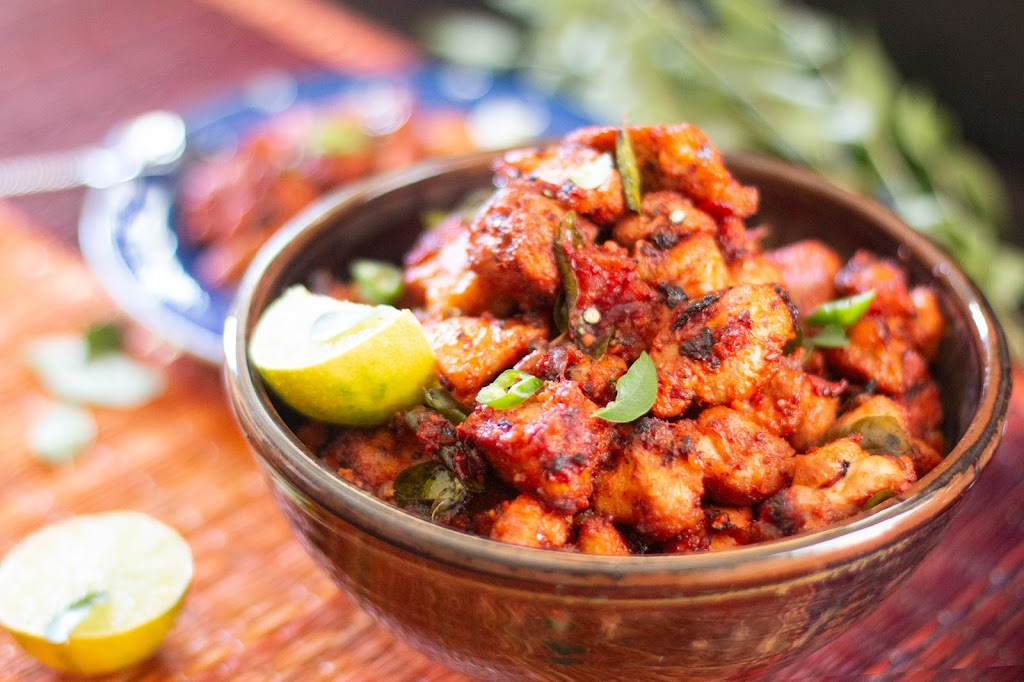 Momo & Curry | restaurant | 1904 W Arlington Blvd, Greenville, NC 27834, USA | 2527510025 OR +1 252-751-0025