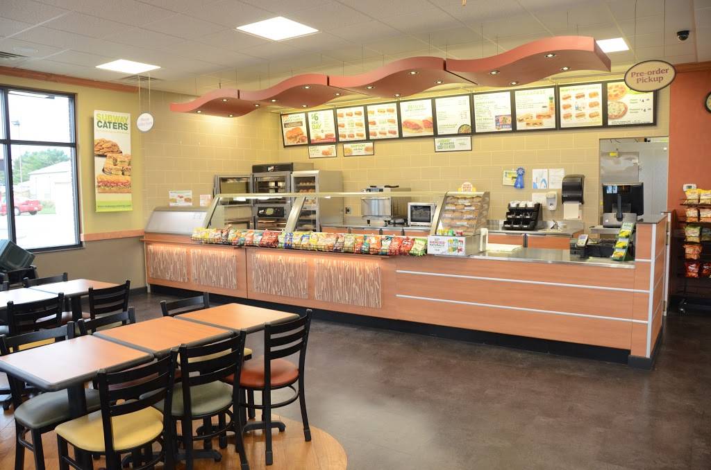Subway Restaurants | restaurant | 1205 W Main St, Manchester, IA 52057, USA | 5639273984 OR +1 563-927-3984
