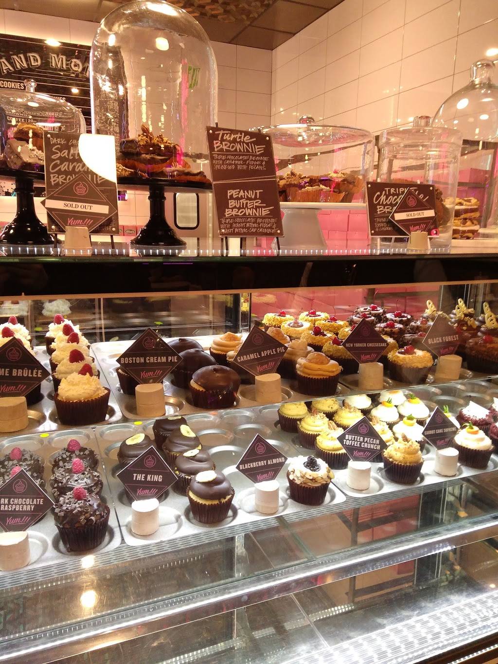 Designer Desserts | restaurant | 1000 Eagle Ridge Dr, Schererville, IN 46375, USA | 2192278953 OR +1 219-227-8953