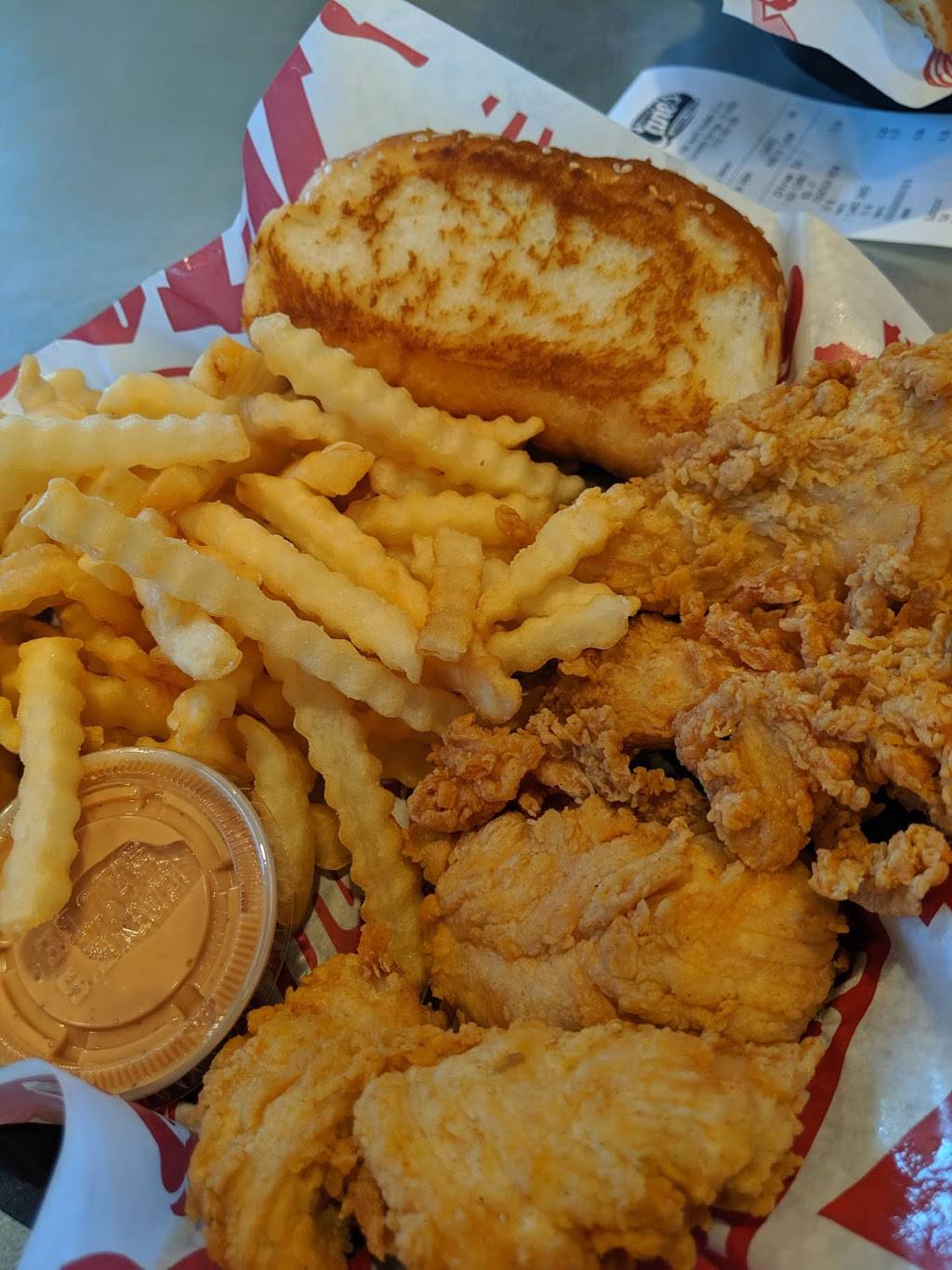 Raising Canes Chicken Fingers | meal takeaway | 7585 N Academy Blvd, Colorado Springs, CO 80920, USA | 7195931599 OR +1 719-593-1599